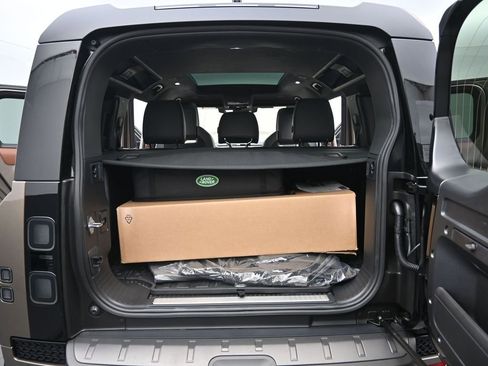 New 2026 Land Rover Defender 110 OCTA AWD/4WD image 16