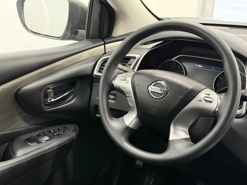 Used 2017 Nissan Murano S image 12