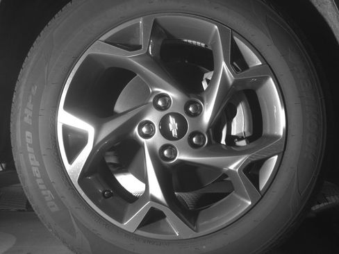 Used 2025 Chevrolet Trax LT w/ LT Convenience Package FWD image 13