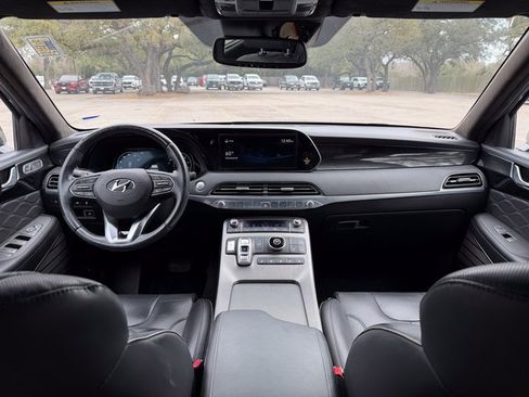 Used 2022 Hyundai Palisade Calligraphy image 17