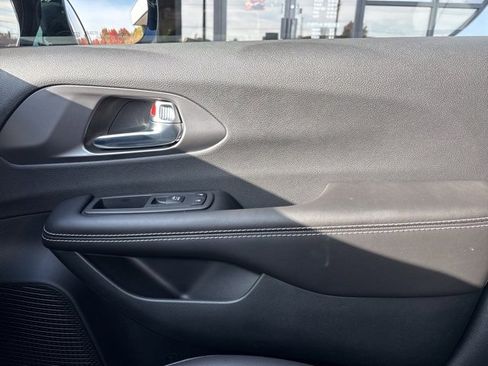 New 2026 Chrysler Pacifica Select w/ S Appearance Package image 28