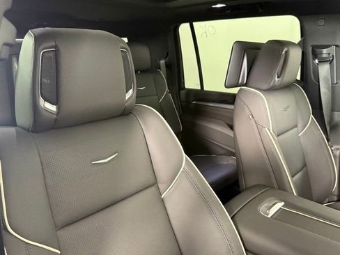 New 2026 Cadillac Escalade ESV Sport AWD/4WD image 36