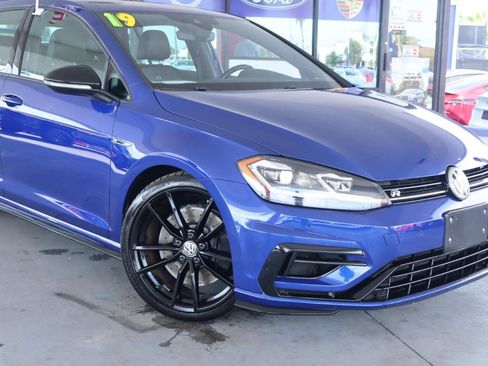 Used 2019 Volkswagen Golf 4-Door AWD/4WD image 2