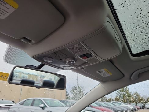 Used 2016 Volkswagen Jetta SEL w/ Lighting Package image 30