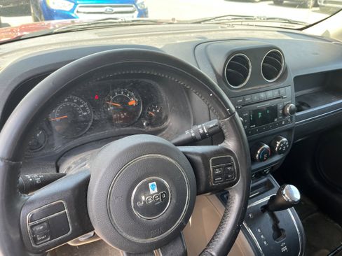 Used 2017 Jeep Patriot High Altitude AWD/4WD image 8