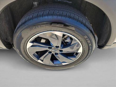 Used 2025 Nissan Rogue SV FWD image 12
