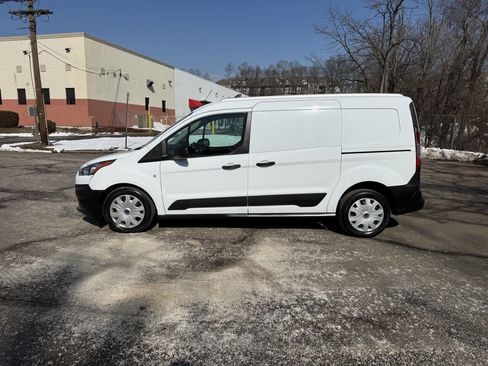 Used 2019 Ford Transit Connect XL image 2
