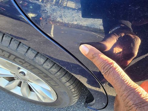 Used 2015 Chrysler 300 Limited image 21