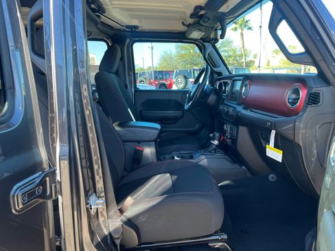 Certified 2022 Jeep Gladiator Rubicon w/ LED Lighting Group image 19