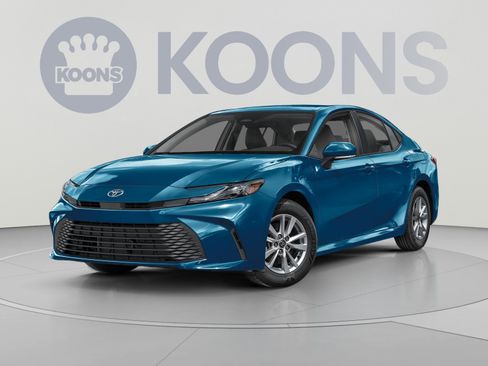 Used 2025 Toyota Camry SE FWD image 1