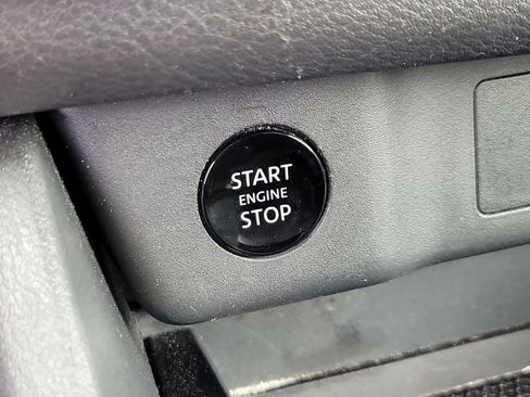 Used 2025 Nissan Rogue SV image 29