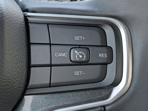 Used 2024 Jeep Wagoneer L 4WD w/ Premium Group I image 16