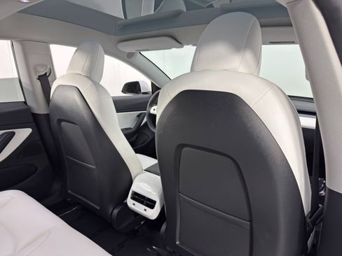 Used 2021 Tesla Model 3 Performance image 36