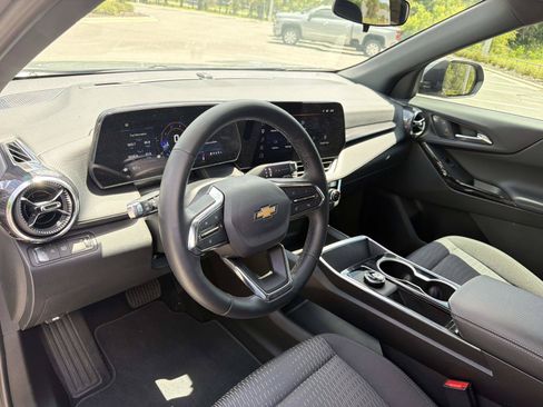 Used 2026 Chevrolet Equinox LT FWD image 21