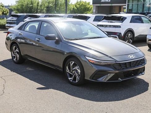 New 2025 Hyundai Elantra SEL FWD image 6