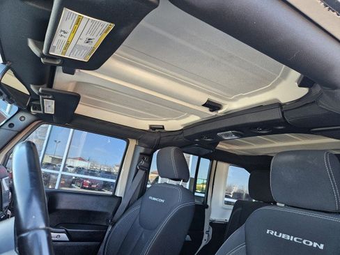 Used 2016 Jeep Wrangler Unlimited Rubicon w/ Connectivity Group image 17