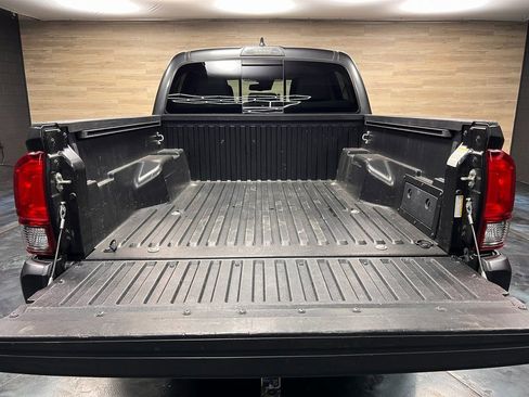 Used 2020 Toyota Tacoma SR5 image 20