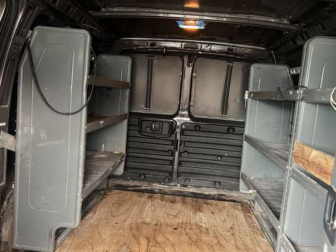 Used 2012 Chevrolet Express 1500 RWD image 45