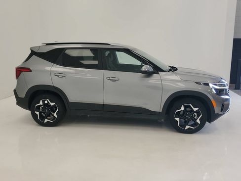 Used 2025 Kia Seltos S FWD image 3