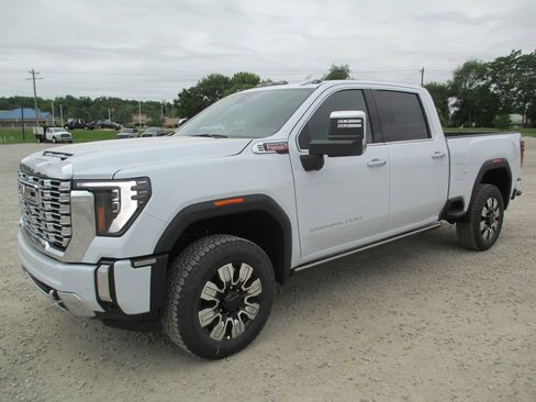 New 2026 GMC Sierra 2500 Denali w/ Denali Reserve Package AWD/4WD image 10