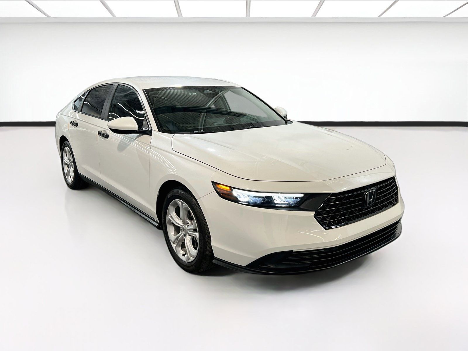 Used 2024 Honda Accord LX image 3