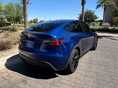 Used 2021 Tesla Model Y Long Range AWD/4WD image 3