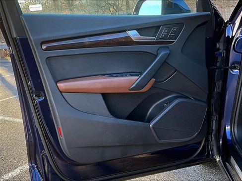 Used 2018 Audi Q5 2.0T Premium Plus w/ Premium Plus Package image 9