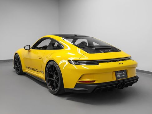 Certified 2023 Porsche 911 GT3 RWD image 3