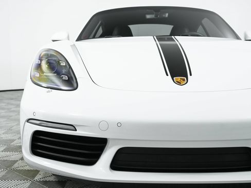 Used 2025 Porsche 718 Cayman RWD image 37