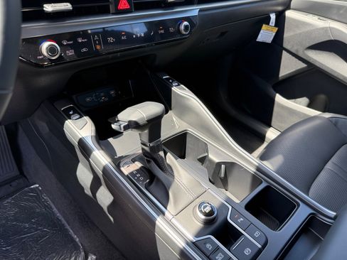 New 2026 Kia Sorento S FWD image 13