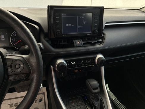 Used 2022 Toyota RAV4 LE FWD image 15