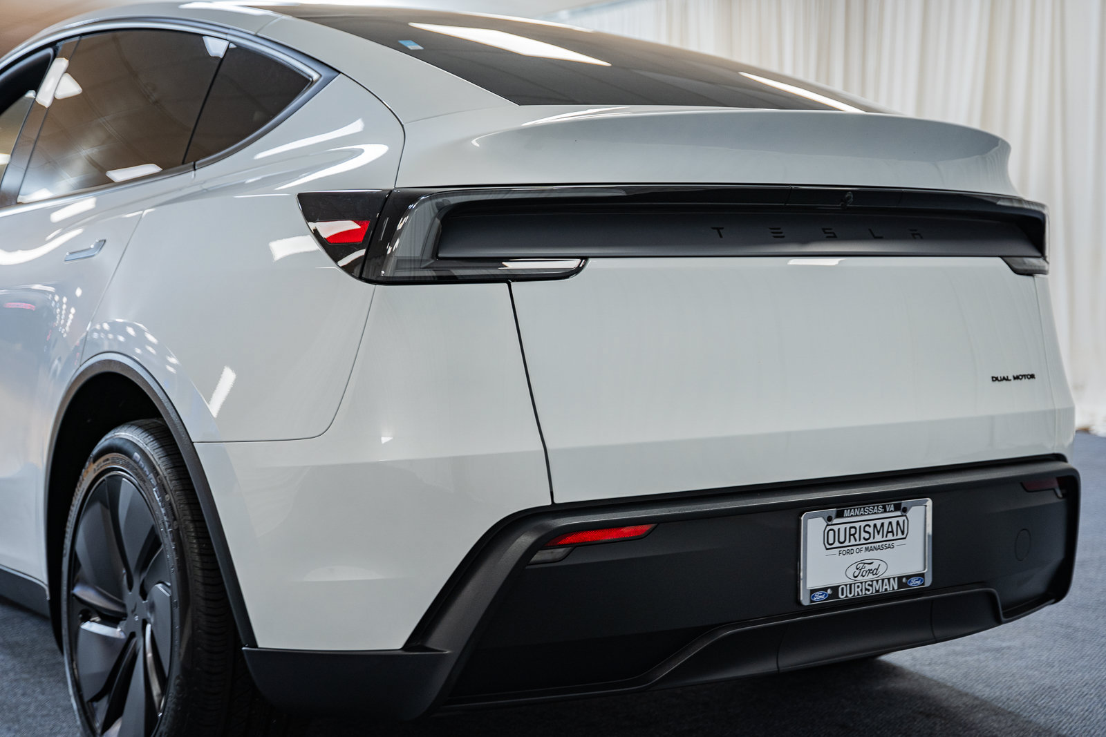 Used 2026 Tesla Model Y AWD image 6