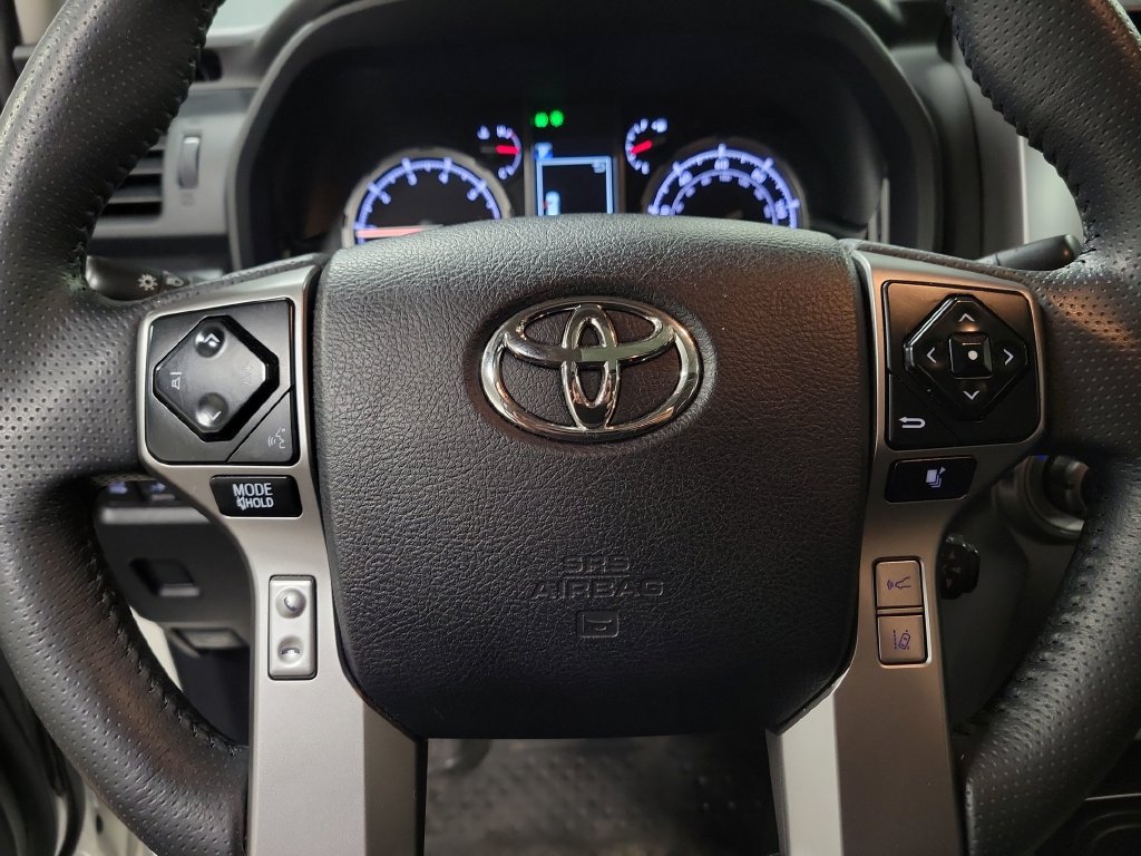 Used 2022 Toyota 4Runner Limited AWD/4WD image 23