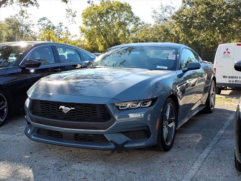 Used 2024 Ford Mustang Premium image 3