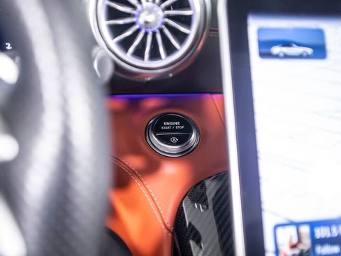 Used 2022 Mercedes-Benz SL 63 AMG 4MATIC image 35