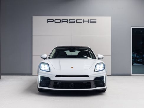 Certified 2025 Porsche Panamera w/ Premium Package RWD image 10