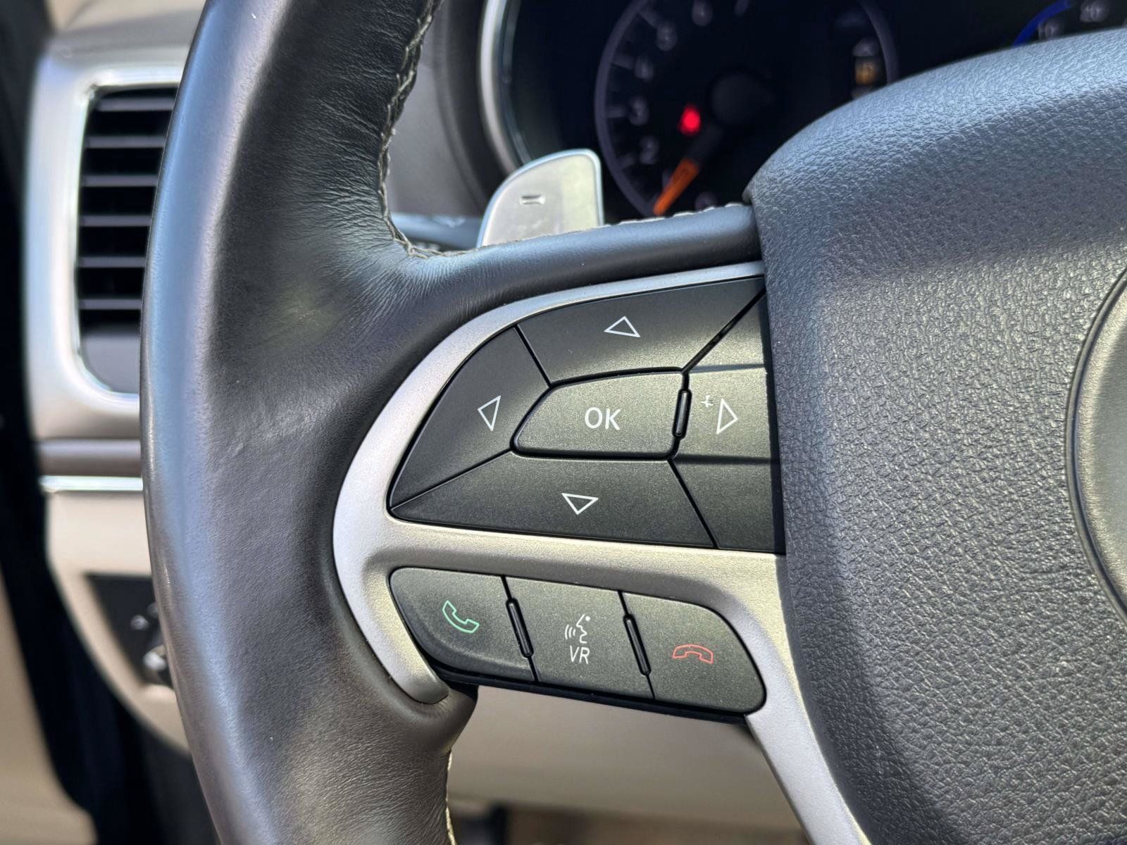 Used 2015 Jeep Grand Cherokee Overland AWD/4WD image 12