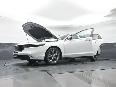Certified 2024 Honda Accord EX image 43