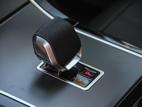 New 2026 Land Rover Range Rover Velar S image 17