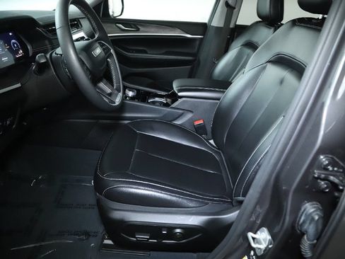 Used 2023 Jeep Grand Cherokee L Limited AWD/4WD image 19
