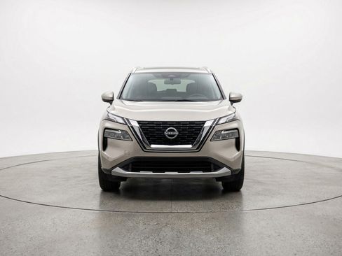 Used 2025 Nissan Rogue SV image 2