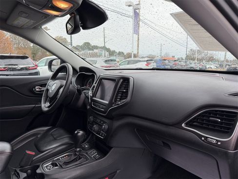 Used 2022 Jeep Cherokee Trailhawk w/ Sound & Nav Group image 16