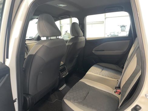 Used 2025 Subaru Forester image 19