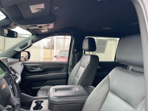 Used 2024 Chevrolet Suburban LT image 11