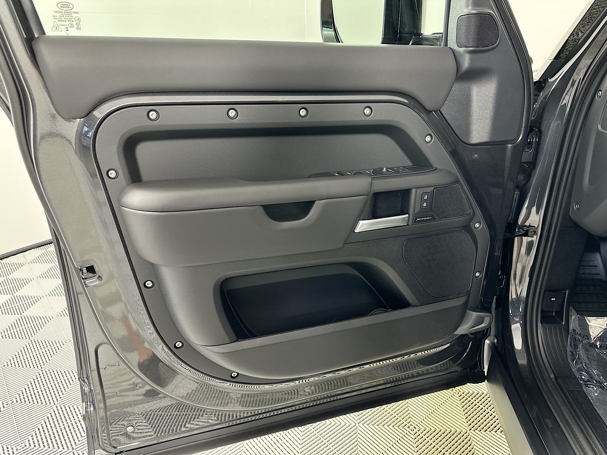 Certified 2025 Land Rover Defender 110 S AWD/4WD image 14