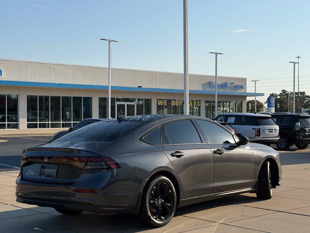 Certified 2025 Honda Accord SE image 5