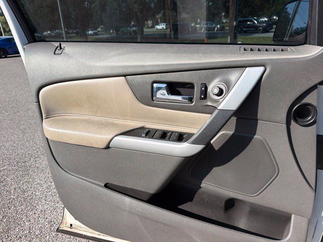 Used 2014 Ford Edge SEL w/ Equipment Group 205A FWD image 9