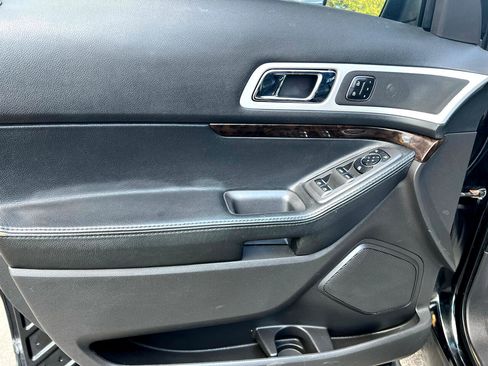 Used 2014 Ford Explorer Limited image 11