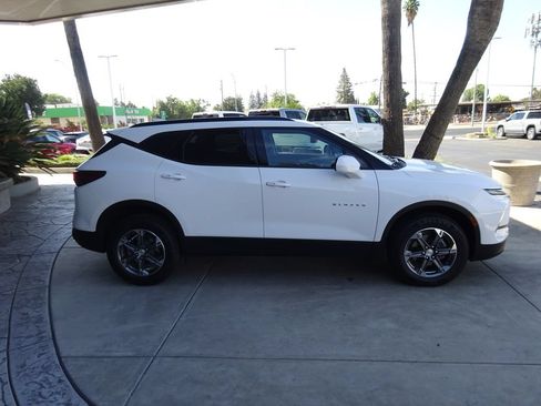 Certified 2024 Chevrolet Blazer LT w/ Convenience Package FWD image 9