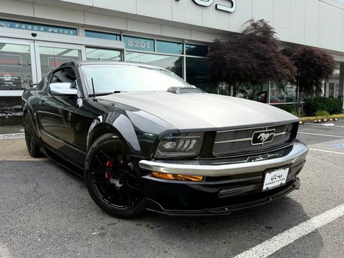 Used 2006 Ford Mustang Premium RWD image 1